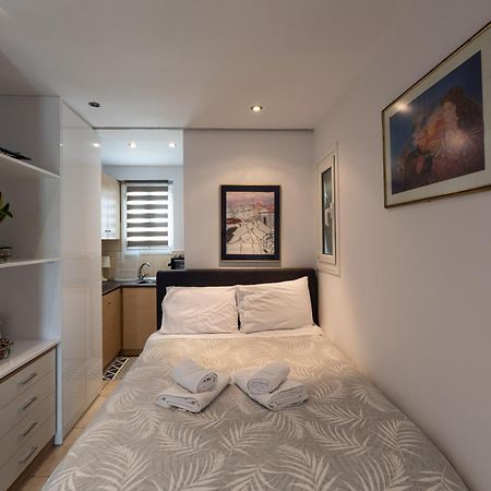 Tiny Apartment In The Centre Of 아테네 외부 사진